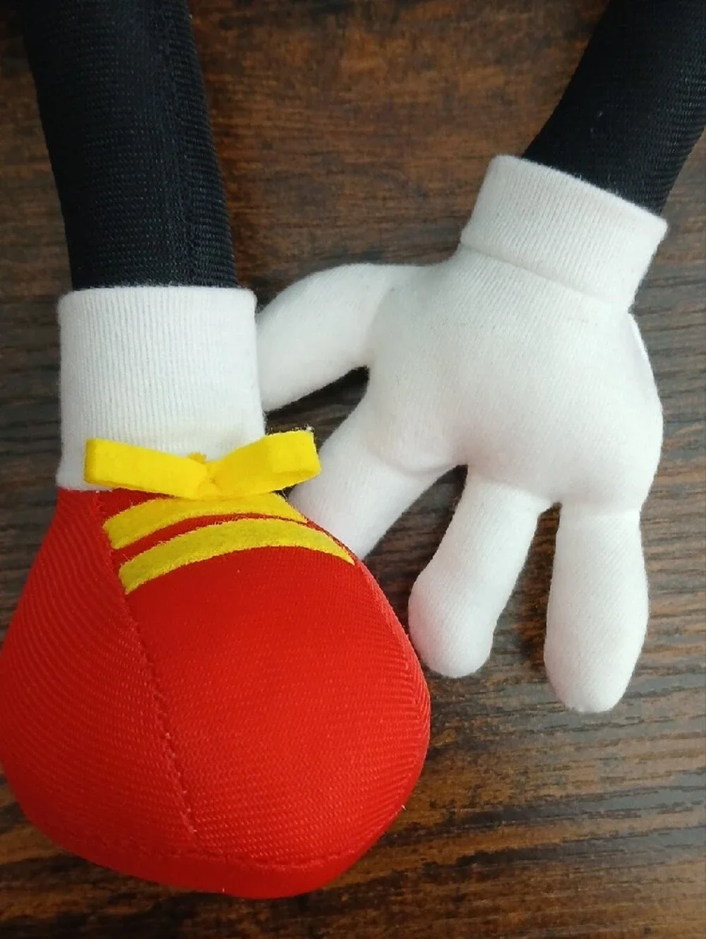 Don't Hug Me I'm Scared Kidrobot Clock